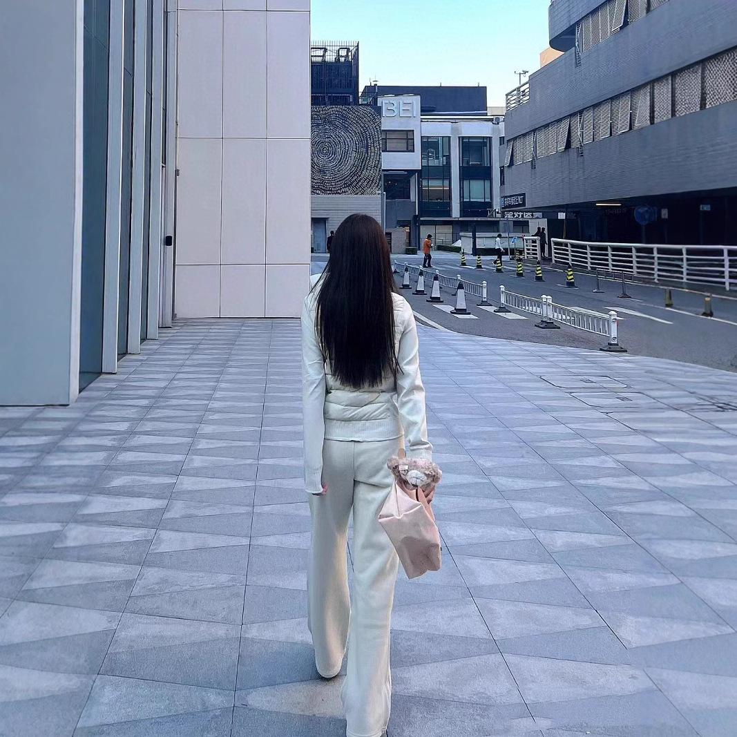 白パンツ リラックスストレートパンツ