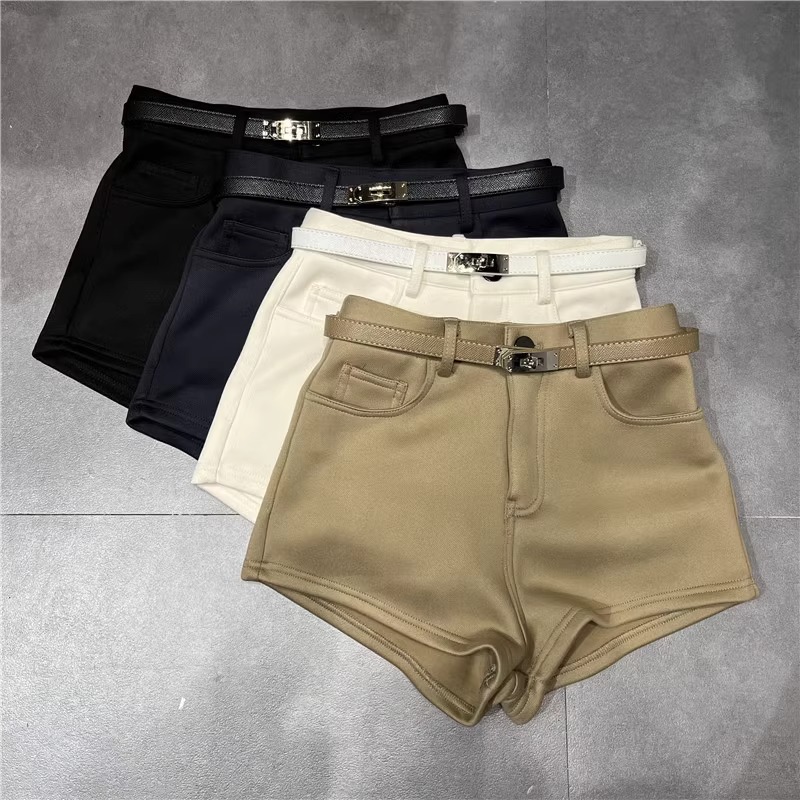 白パンツ ベルト付きミニショートパンツ