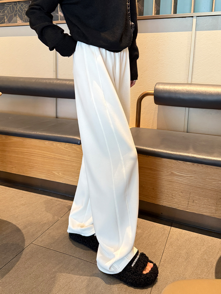 白パンツ なめらか落ち感ワイドパンツ