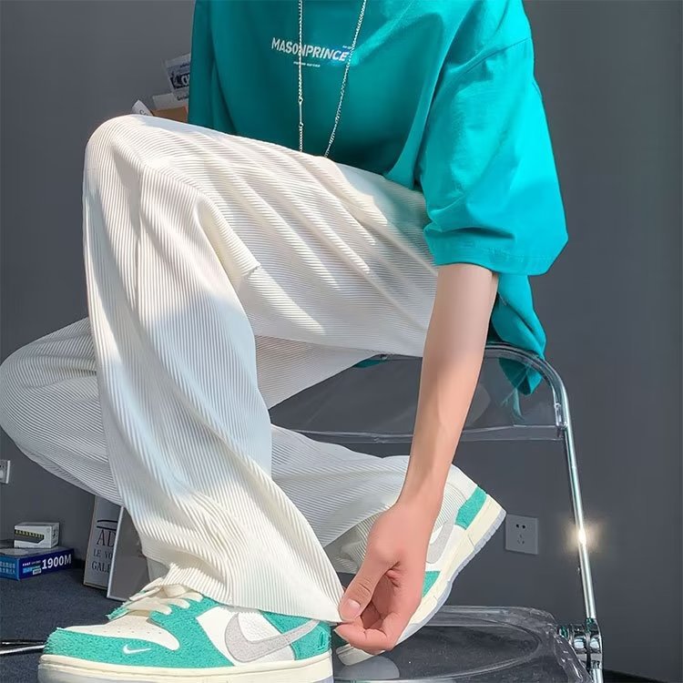 白パンツ 縦筋プリーツストレートパンツ