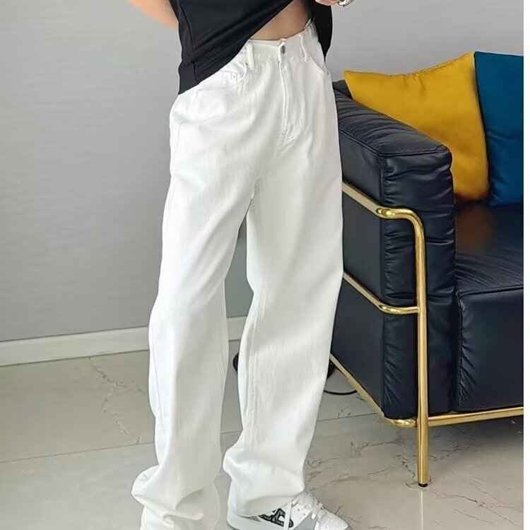 白パンツ すっきりシルエットストレートパンツ
