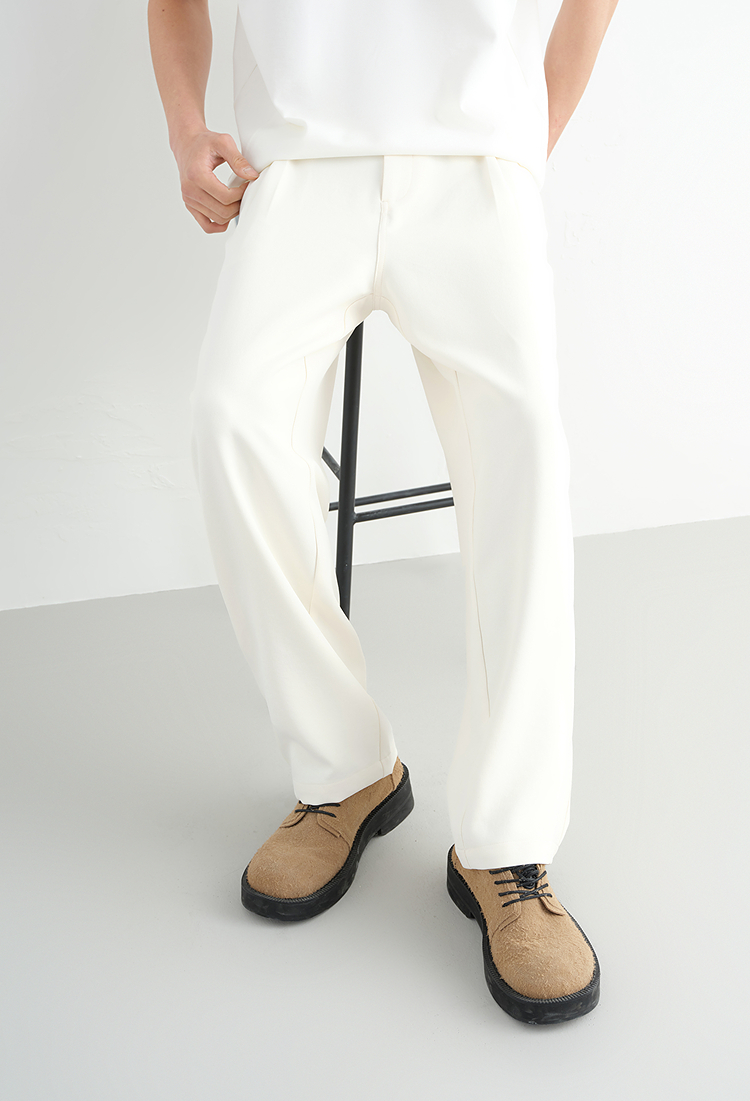 白パンツ 上質シルエット ストレートパンツ