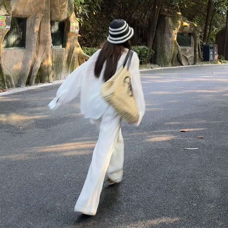 白パンツ ワイドシルエットリラックスパンツ