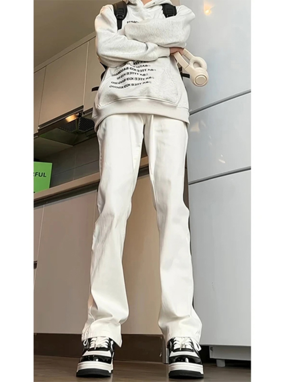 白パンツ すっきり美脚フレアパンツ