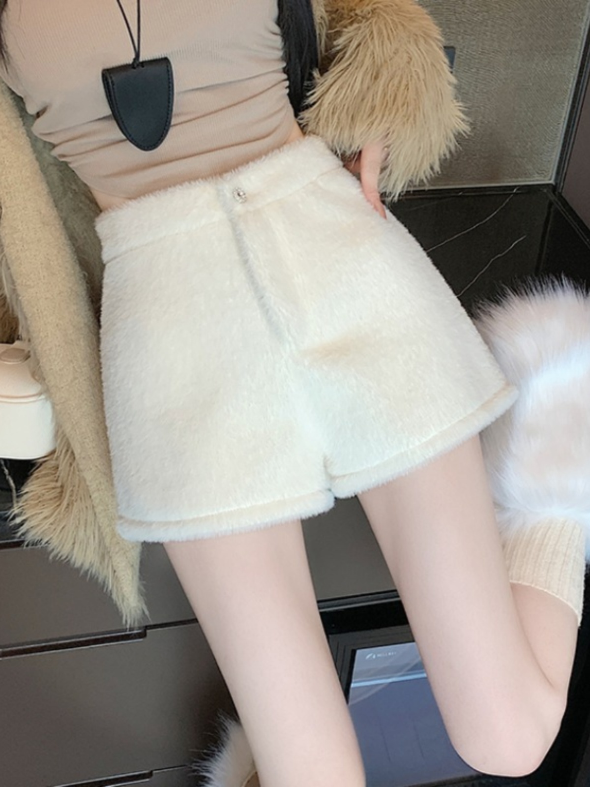 白パンツ もこもこショートパンツ