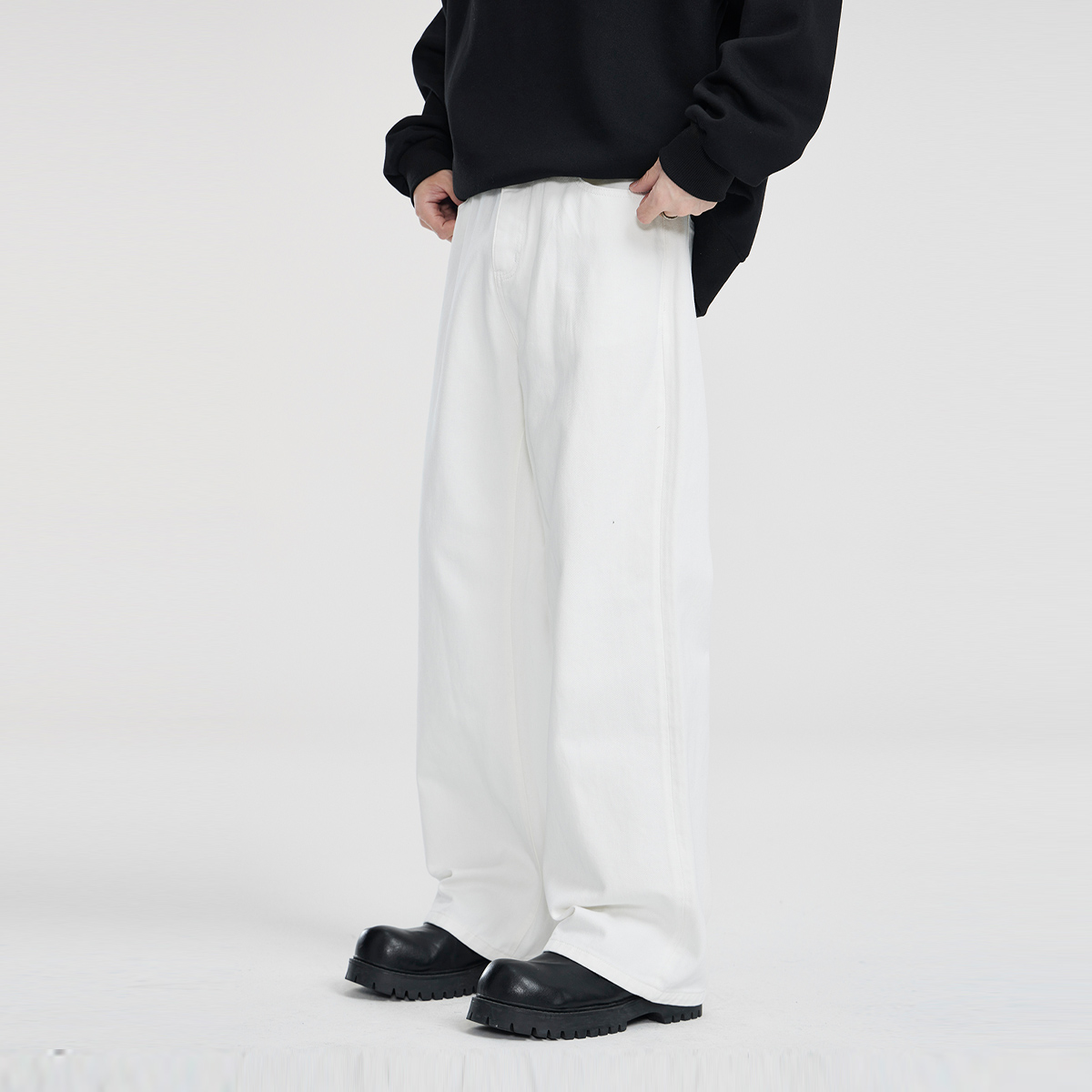 白パンツ ゆったりストレート デニムパンツ