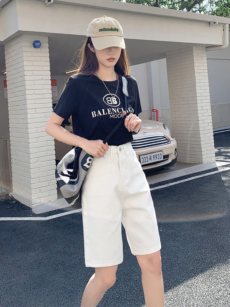 白パンツ すっきりシルエットハーフフレア