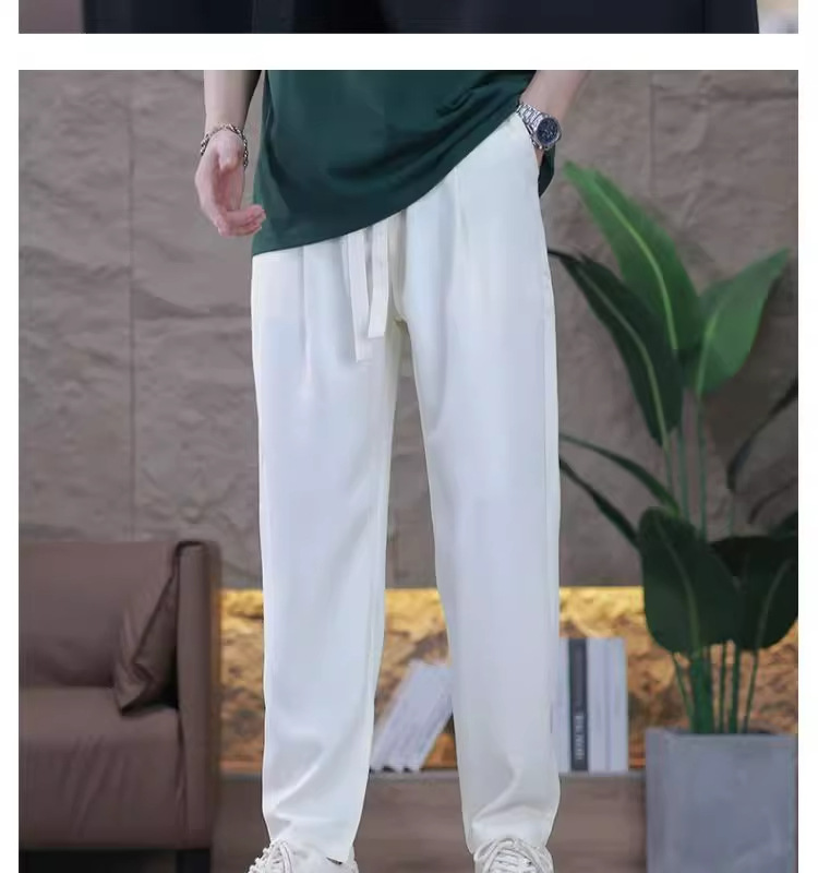 白パンツ しなやか素材リラックスストレート