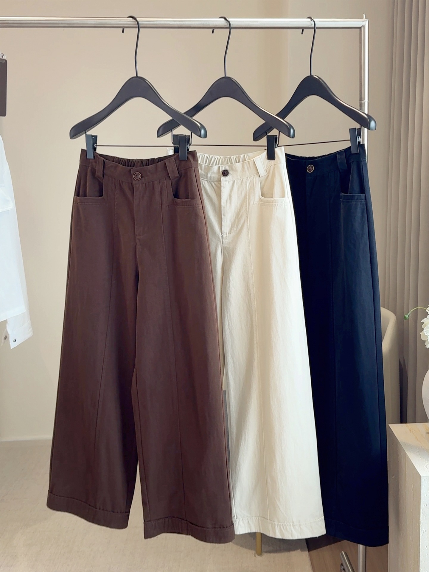https://fulmo-img-server.com/shiropanstore/6723cc56-485b-4d2d-b31b-4223162de6cc.jpg