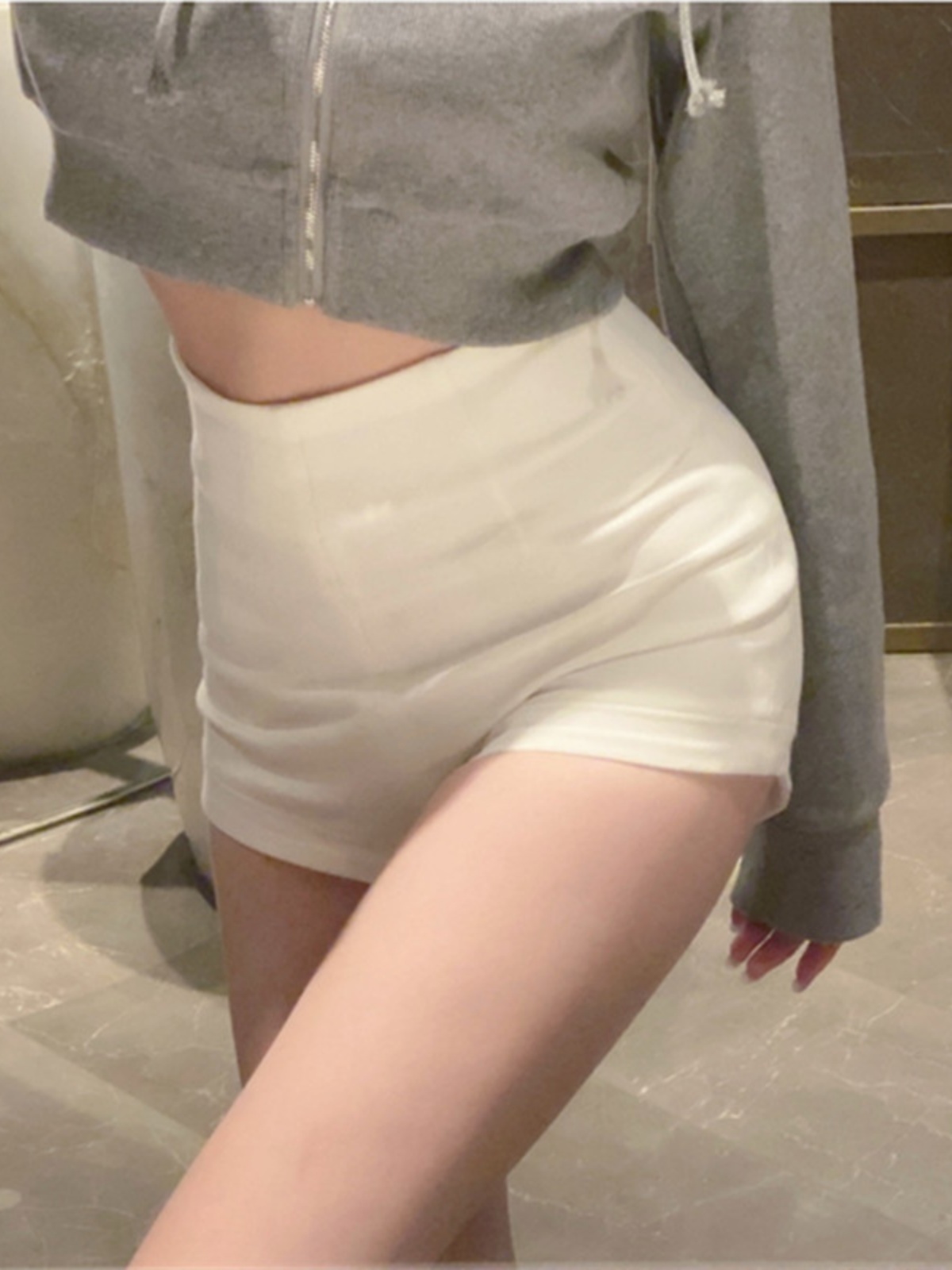 白パンツ スタイリッシュ ハイウエストショートパンツ