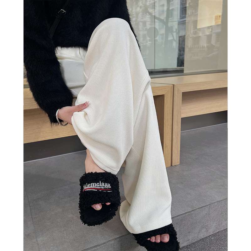 白パンツ ゆったりプリーツドレープパンツ