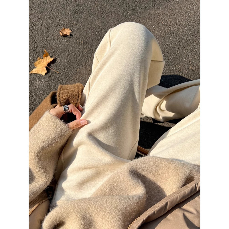 白パンツ ふんわりリラックス ストレートパンツ