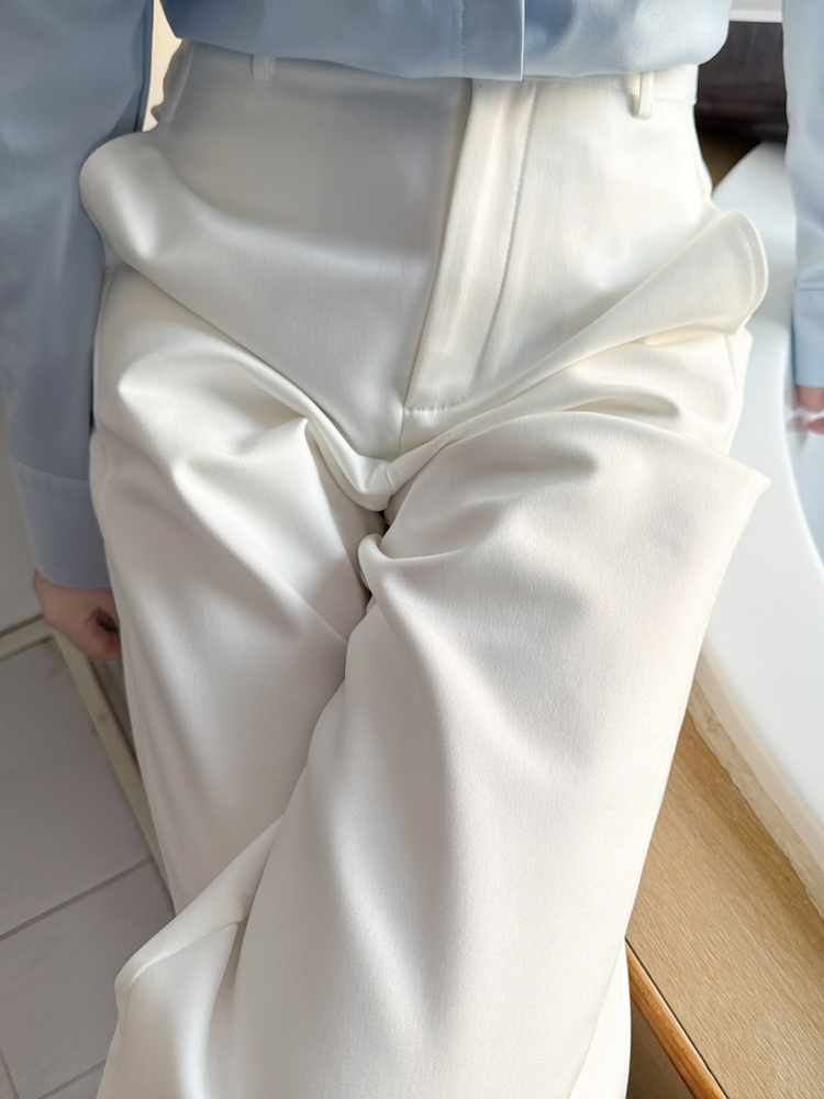 白パンツ すっきり美脚ストレートパンツ