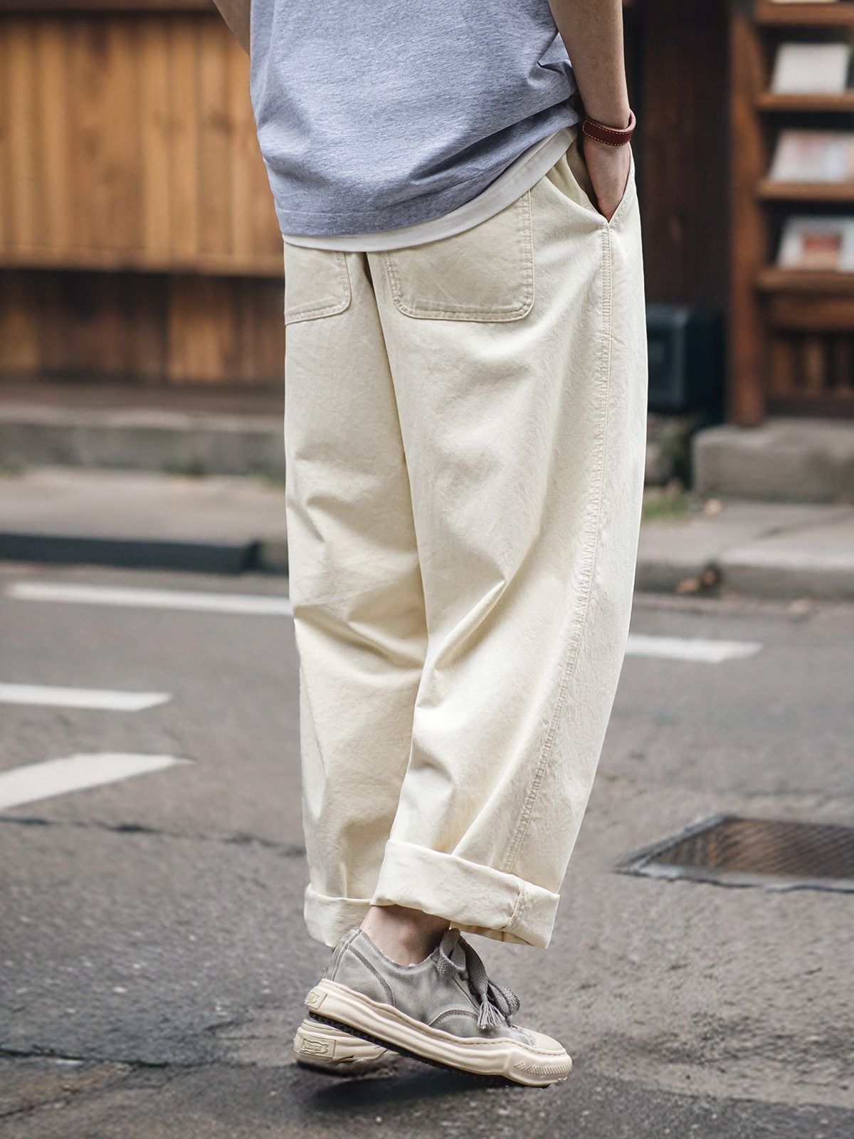 白パンツ ゆったり楽園ワイドカーゴパンツ
