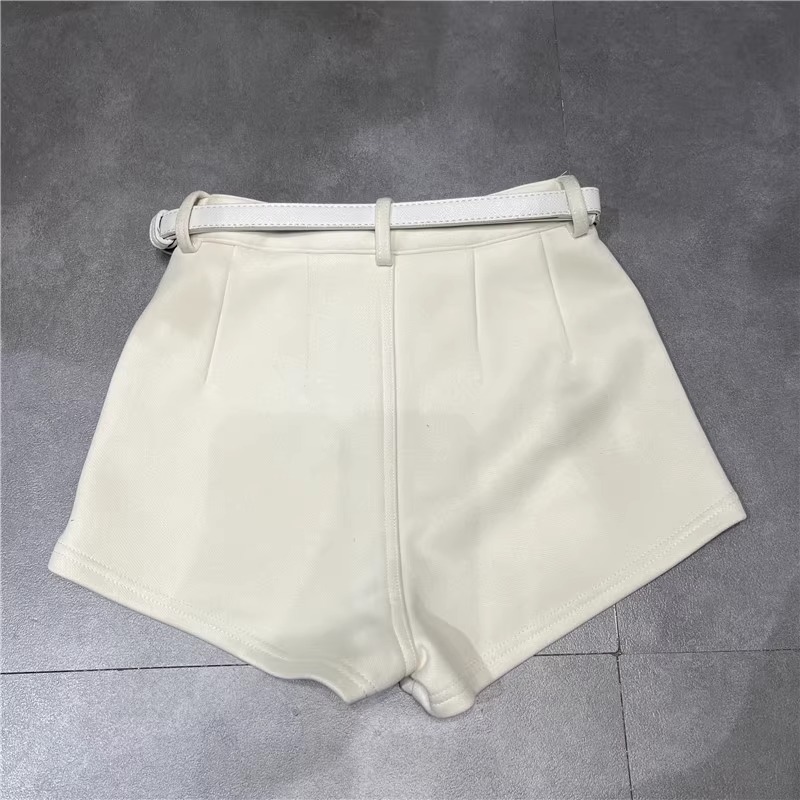 白パンツ ベルト付きミニショートパンツ