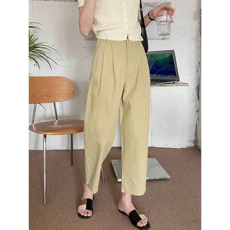 白パンツ タック入りストレートパンツ