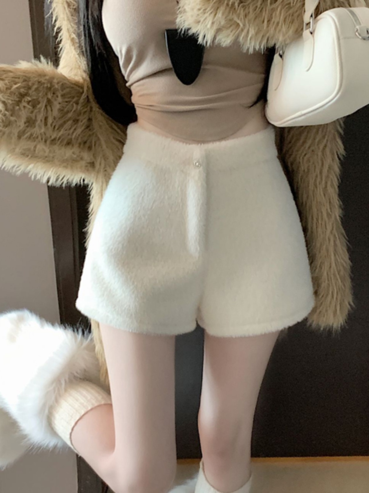白パンツ もこもこショートパンツ