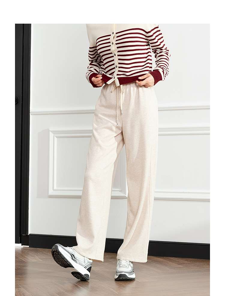 白パンツ ゆったりストレート美脚パンツ