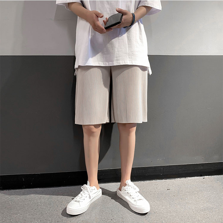 縦縞白パンツ ゆったりワイドショーツ 男性用カジュアル短パン