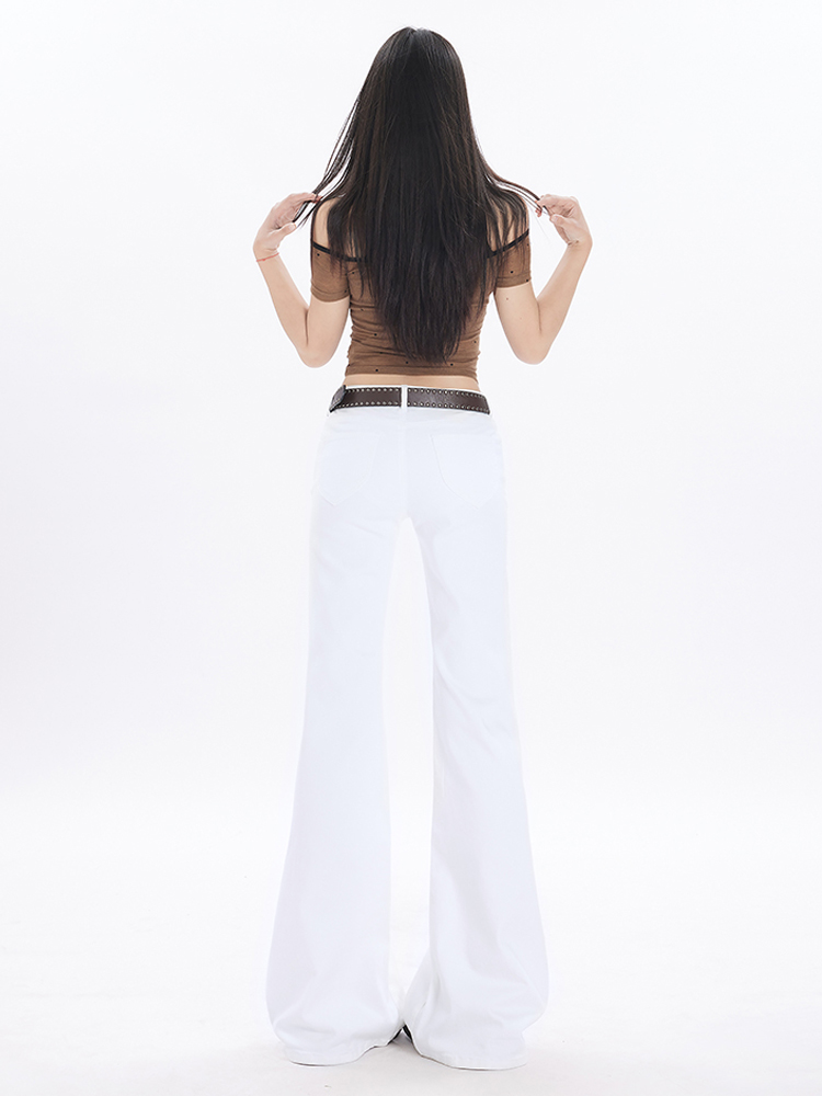 白パンツ 優雅なフレアシルエットパンツ