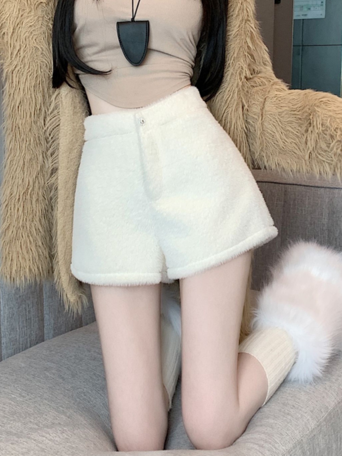白パンツ もこもこショートパンツ