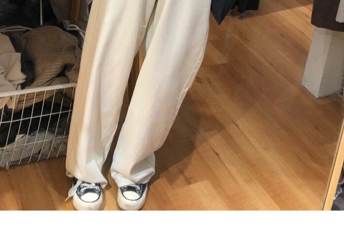 白パンツ ゆったりワイドシルエットパンツ