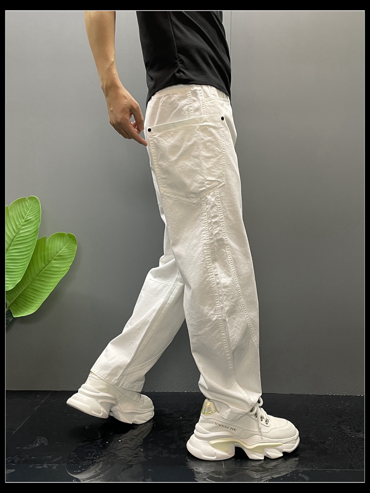 白パンツ ゆったりシルエット実用的パンツ