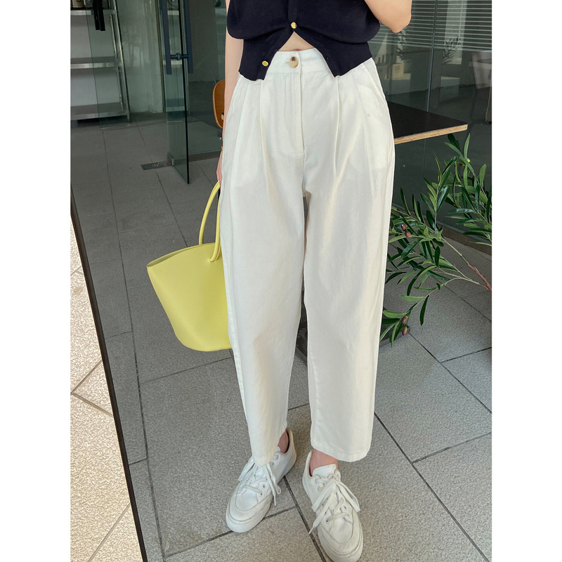 白パンツ タック入りストレートパンツ