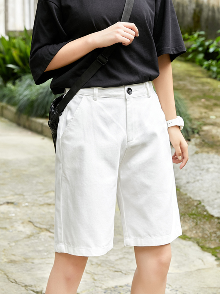 白パンツ シンプル膝丈ストレートハーフパンツ