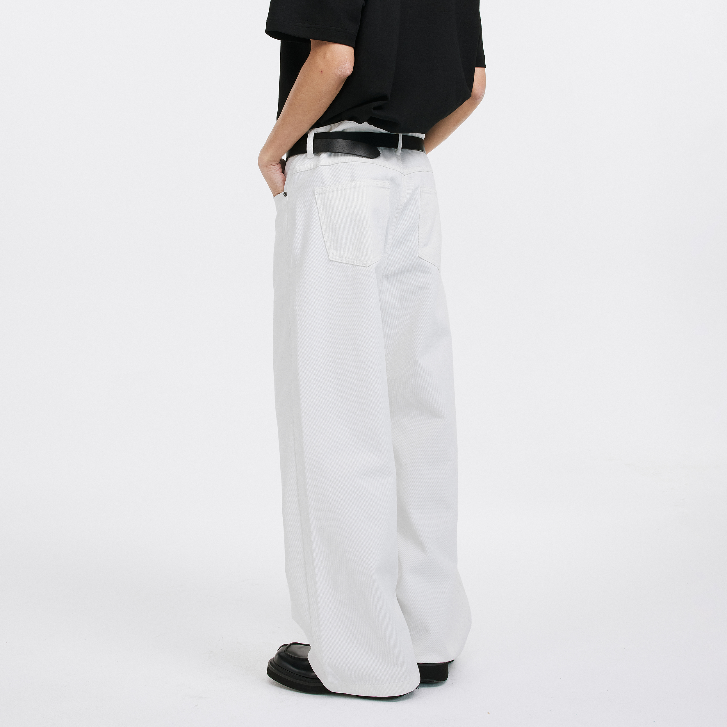 https://fulmo-img-server.com/shiropanstore/ae84b55b-024b-4229-9423-fb758e7bed18.jpg