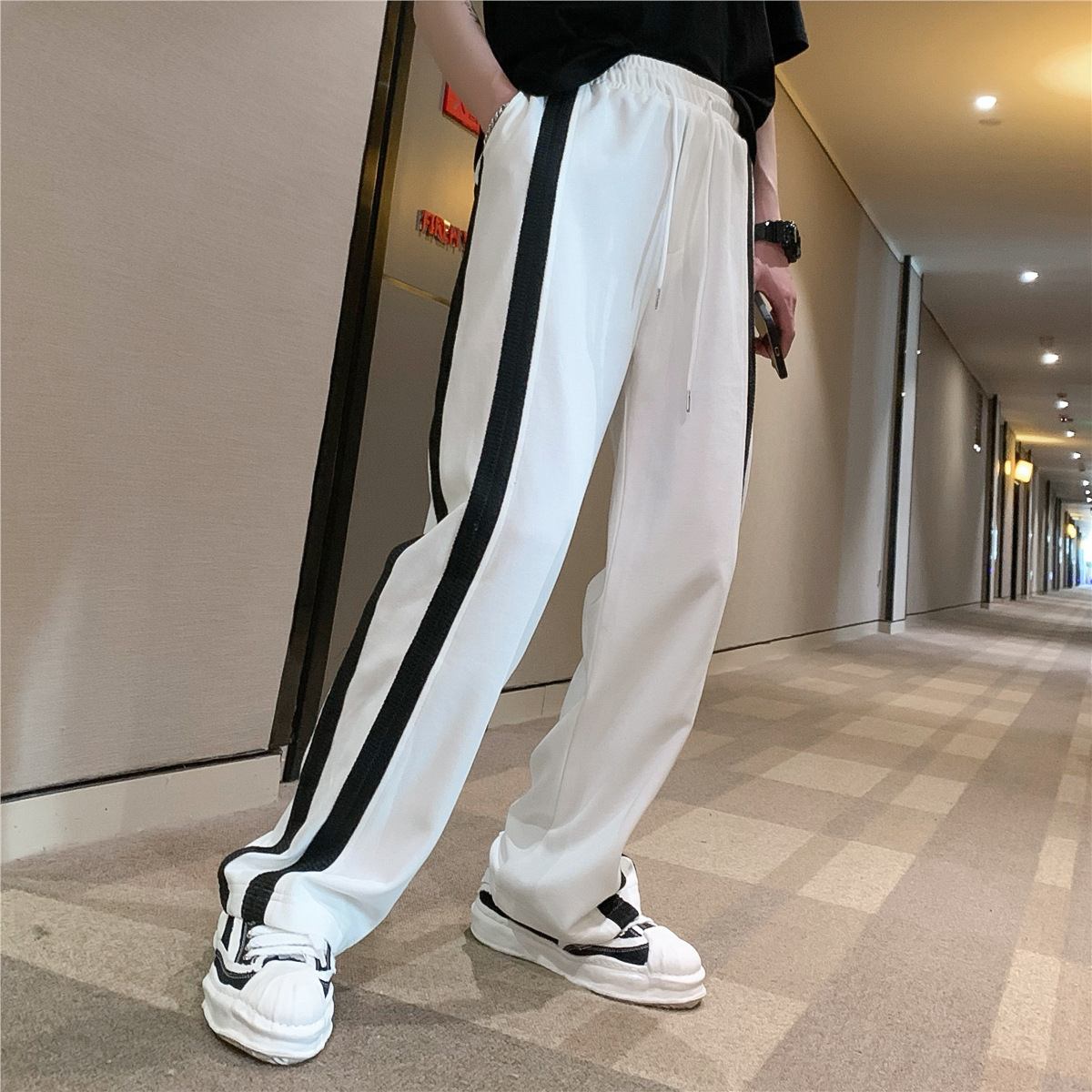 白パンツ サイドライン入りワイドイージーパンツ