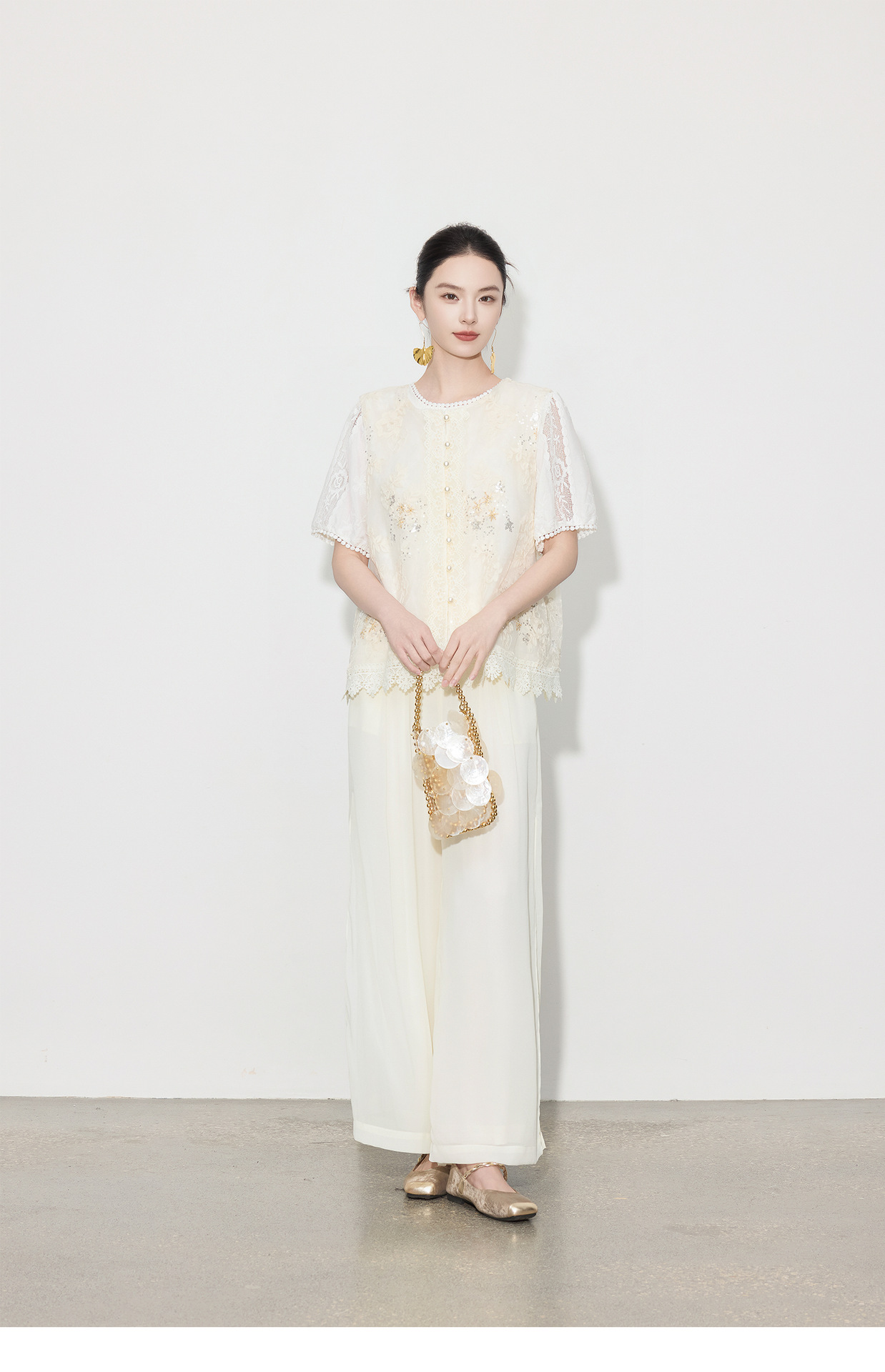 https://fulmo-img-server.com/shiropanstore/b11c68fa-159e-4c57-8365-e0b1cd8e8469.jpg
