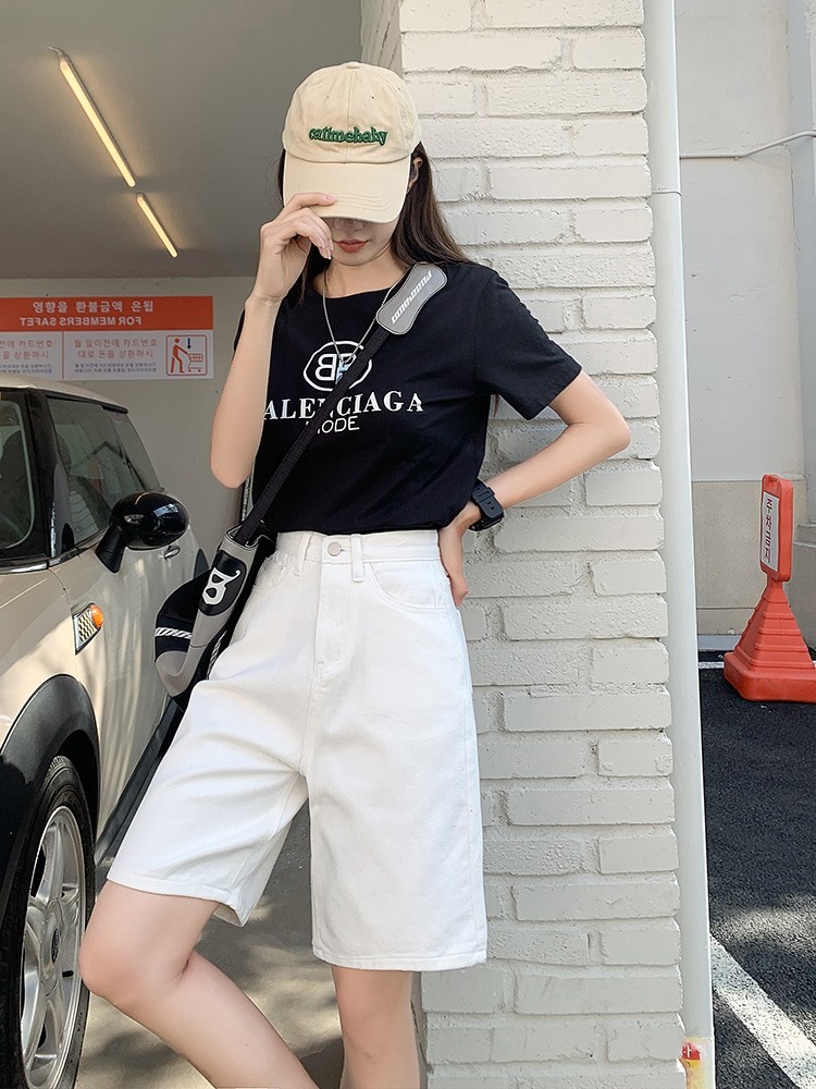 白パンツ すっきりシルエットハーフフレア