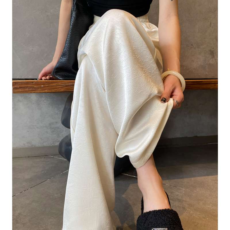 白パンツ シルキーストレート楽ちんワイドパンツ