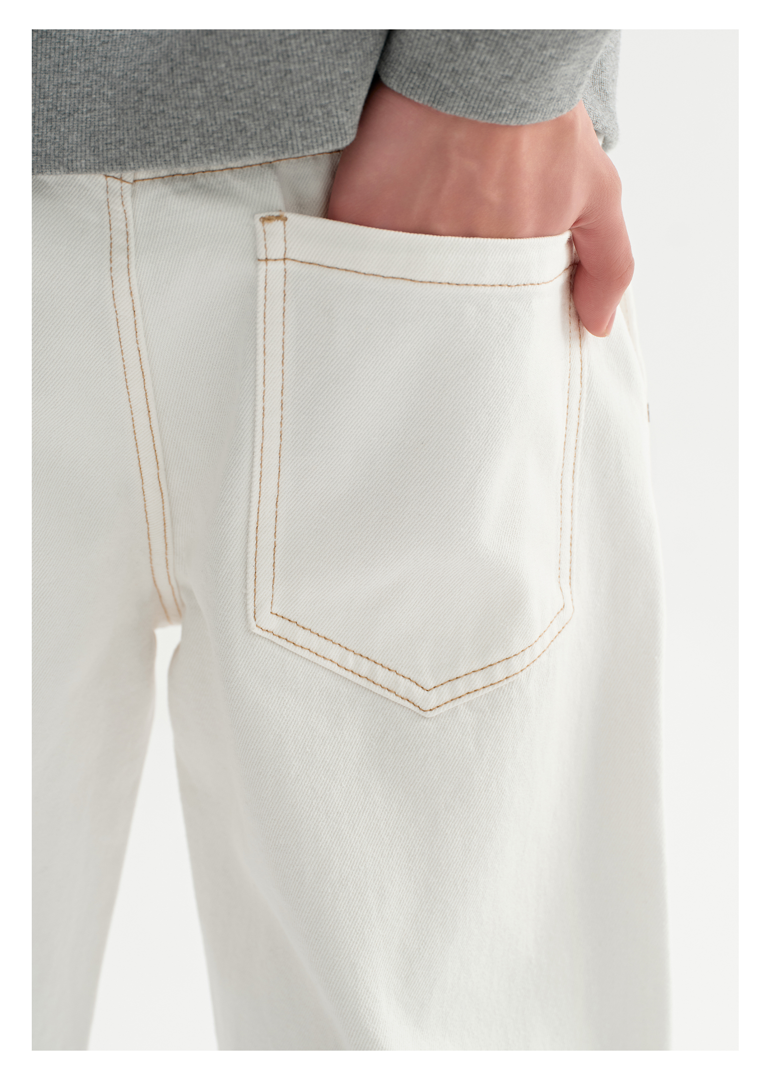 https://fulmo-img-server.com/shiropanstore/ceefe2a1-1fde-4b87-bb00-dba83f0bbfe9.jpg