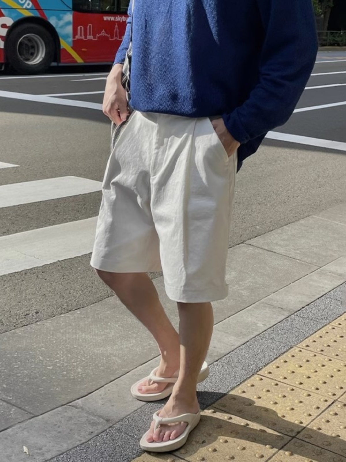 白パンツ リラックスハーフカーゴパンツ