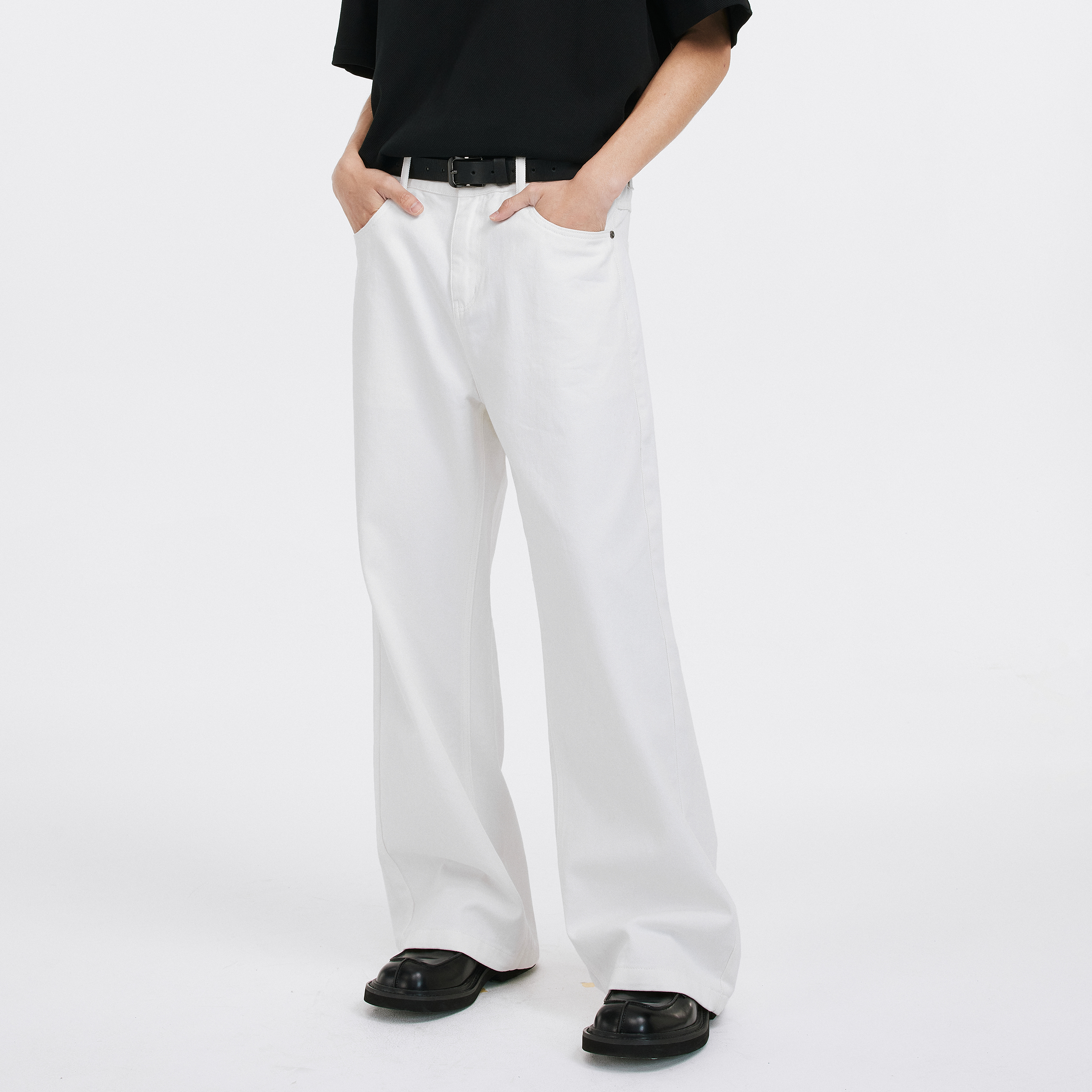 https://fulmo-img-server.com/shiropanstore/da42e7fc-b803-4f9c-895e-0a752269da6b.jpg
