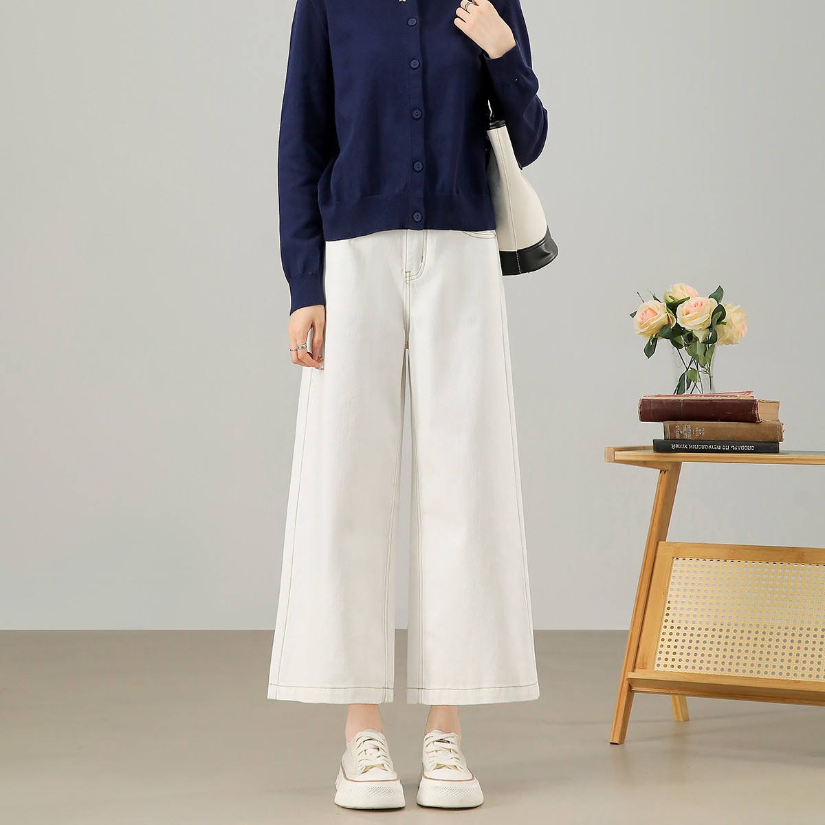 https://fulmo-img-server.com/shiropanstore/dc5b5fe4-e30a-4035-9fd1-5411f4722843.jpg