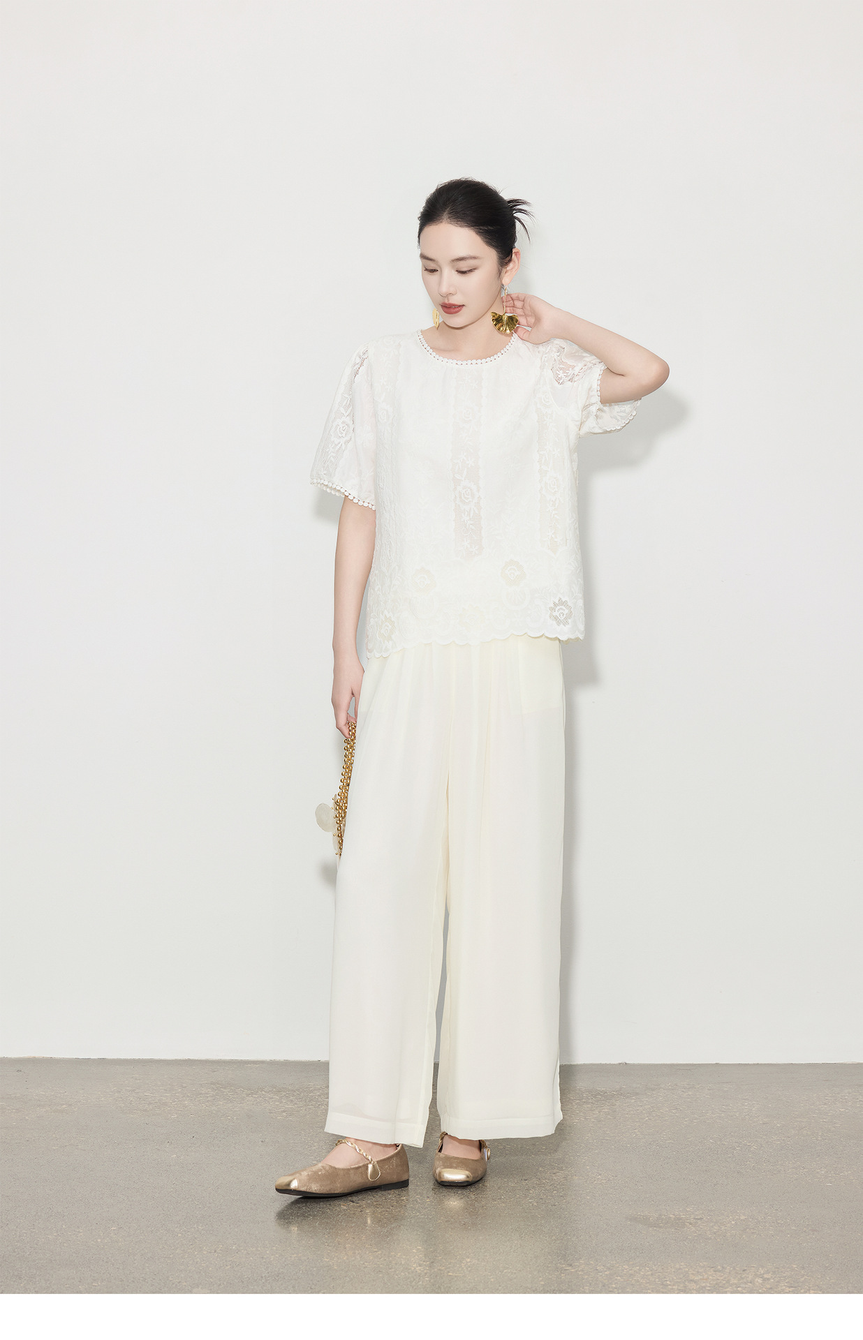 https://fulmo-img-server.com/shiropanstore/e17fd744-dc87-41d1-ae73-bf9703b1442c.jpg