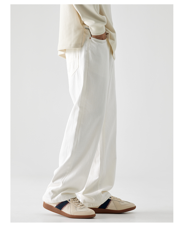 白パンツ やわらか素材の定番ストレートパンツ