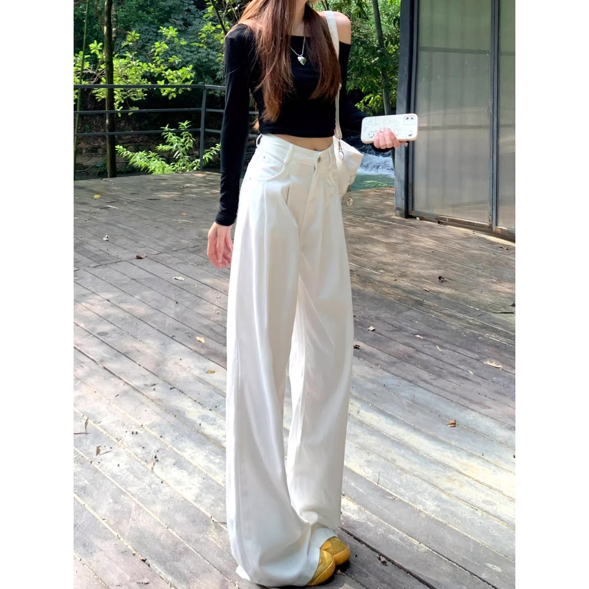 https://fulmo-img-server.com/shiropanstore/eae0054b-4201-44dc-a75c-0ca2befc12fc.jpg