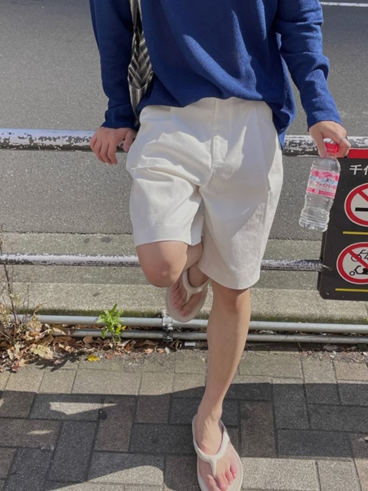 白パンツ リラックスハーフカーゴパンツ