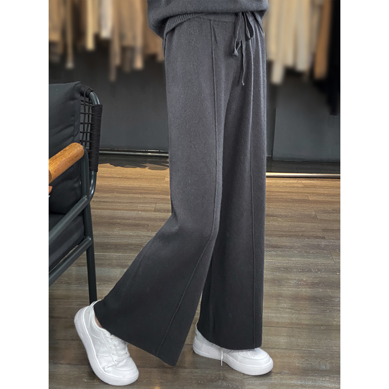 白パンツ 上質なリラックスワイドパンツ