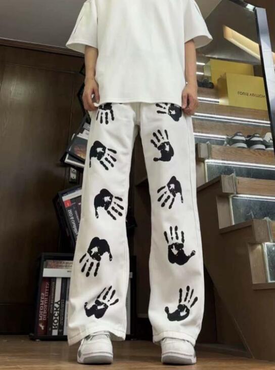 https://fulmo-img-server.com/shiropanstore/fcf3d35e-de22-4812-a8a5-d8b4db2bf0a1.jpg