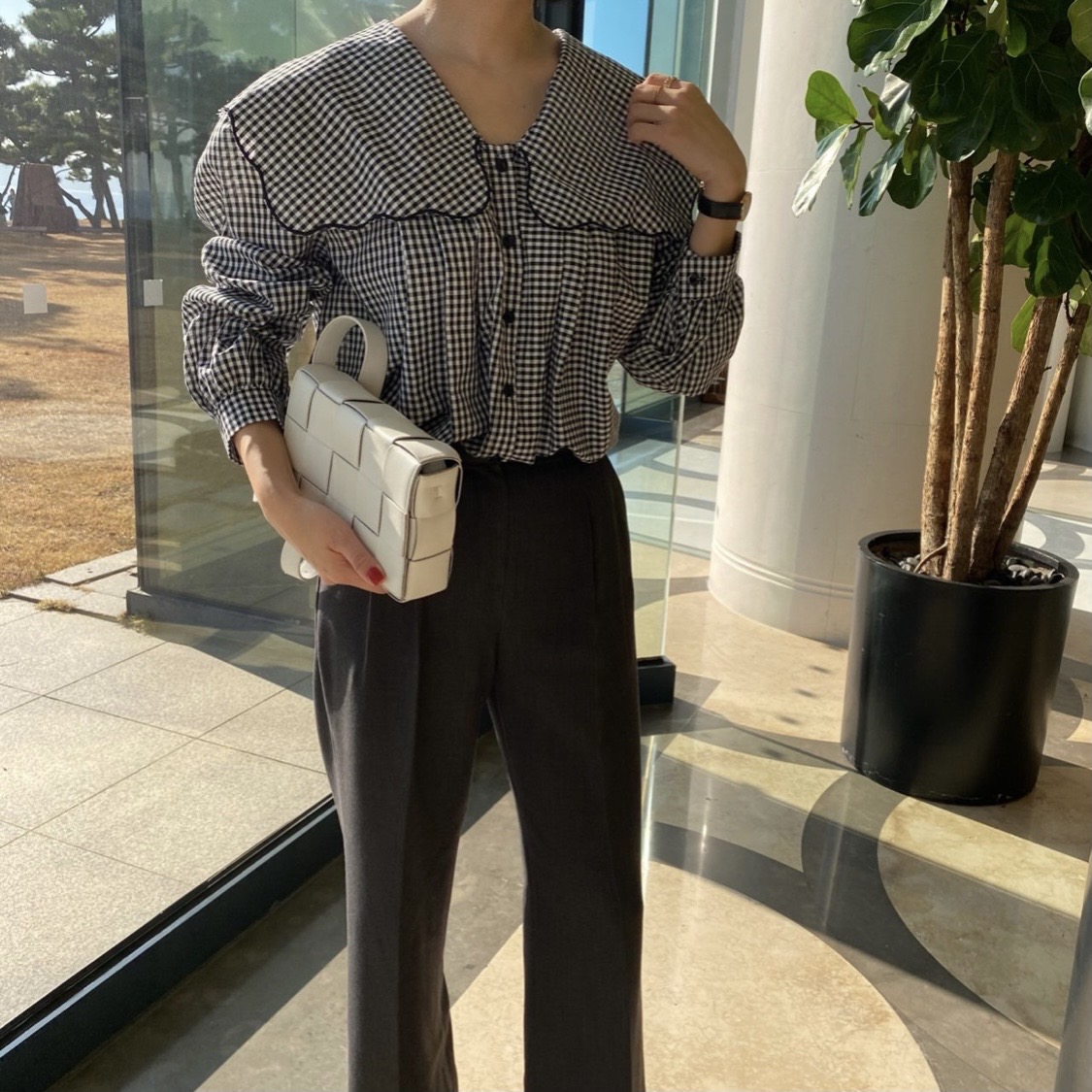 レディースシャツ ギンガムチェック柄長袖シャツ大きめ襟体型カバー