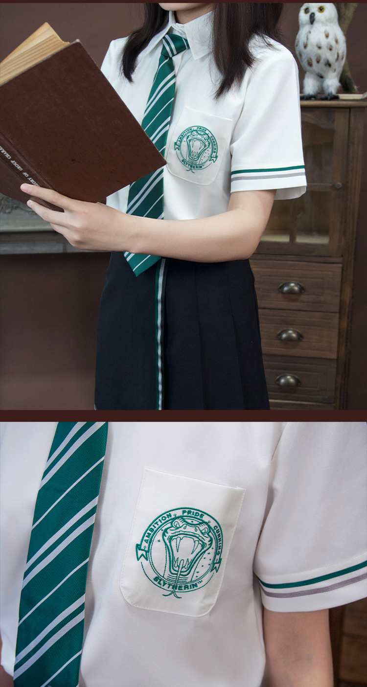 レディースシャツ 制服風エンブレム付き半袖シャツ