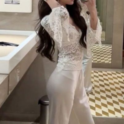 https://fulmo-img-server.com/shirtia/1757656366697_nzcv4lku_qsnd91rn.jpeg
