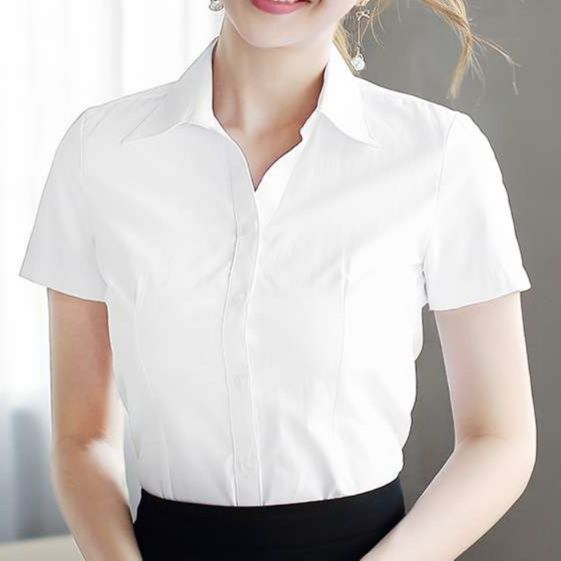 白シャツ　クリーンスタイルシャツ