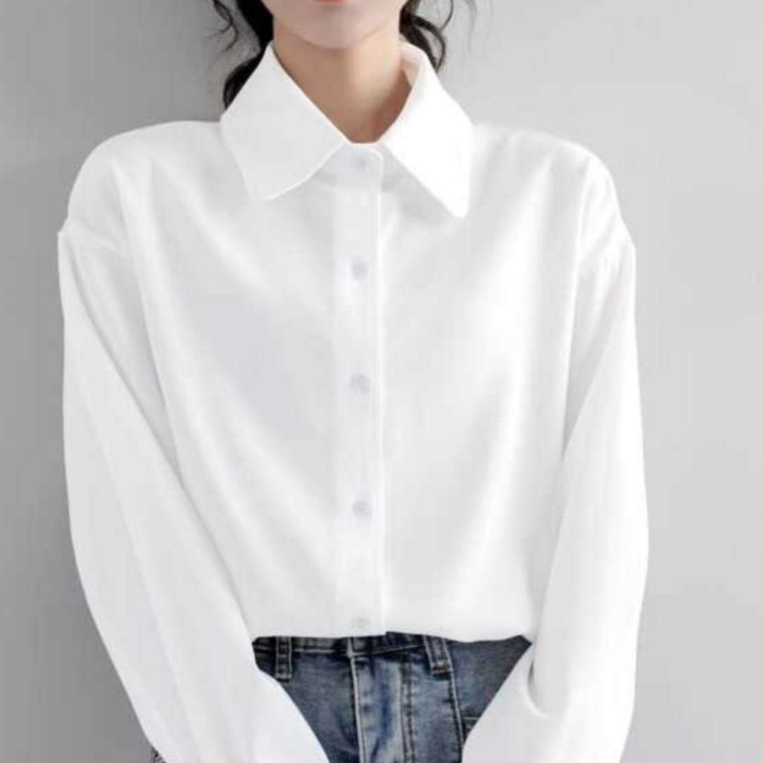 白シャツ　オフィスカジュアル長袖シャツ