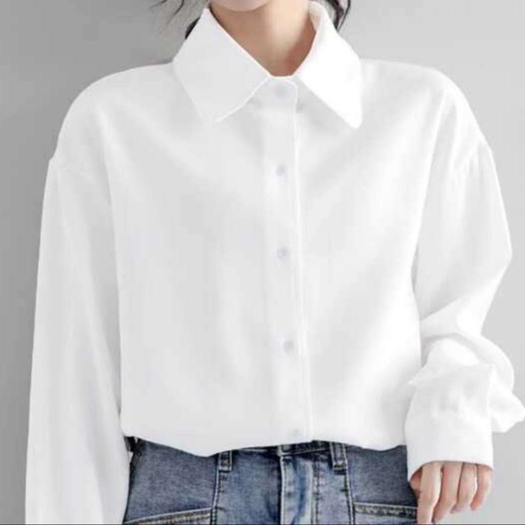白シャツ　オフィスカジュアル長袖シャツ